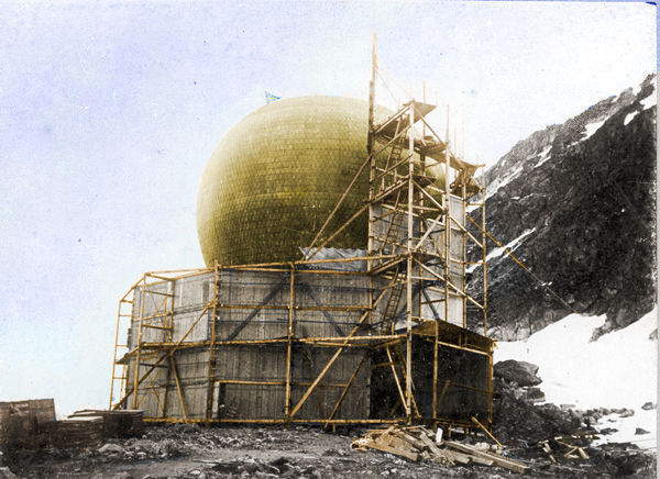 Balloon shelter.jpg Balloon shelter.jpg